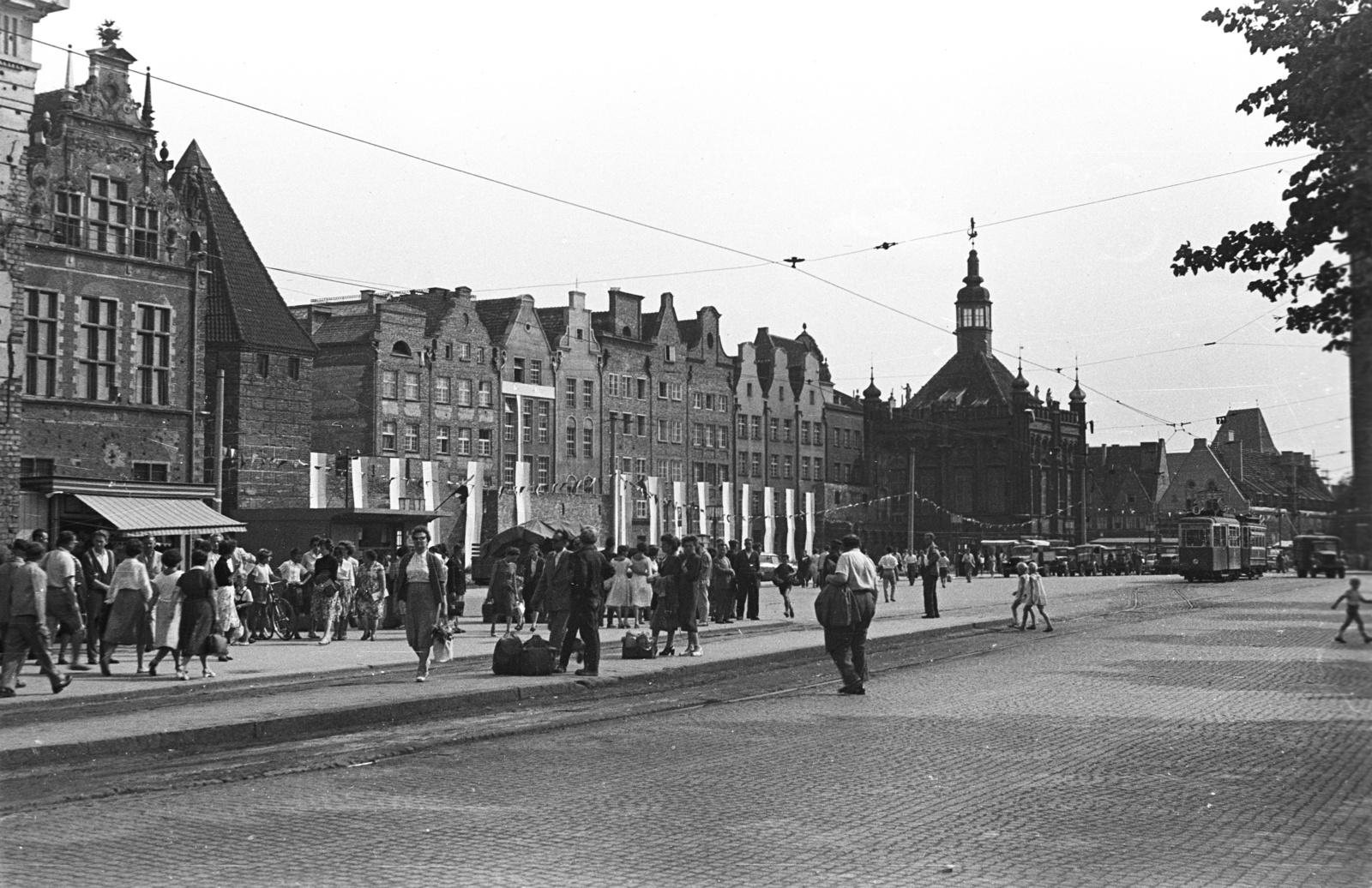 Lengyelország, Gdańsk, Targ Weglowy., 1958, Lencse Zoltán, középület, Anthonis van Obbergen-terv, Hans Glothau-terv, Manierizmus, Fortepan #54738