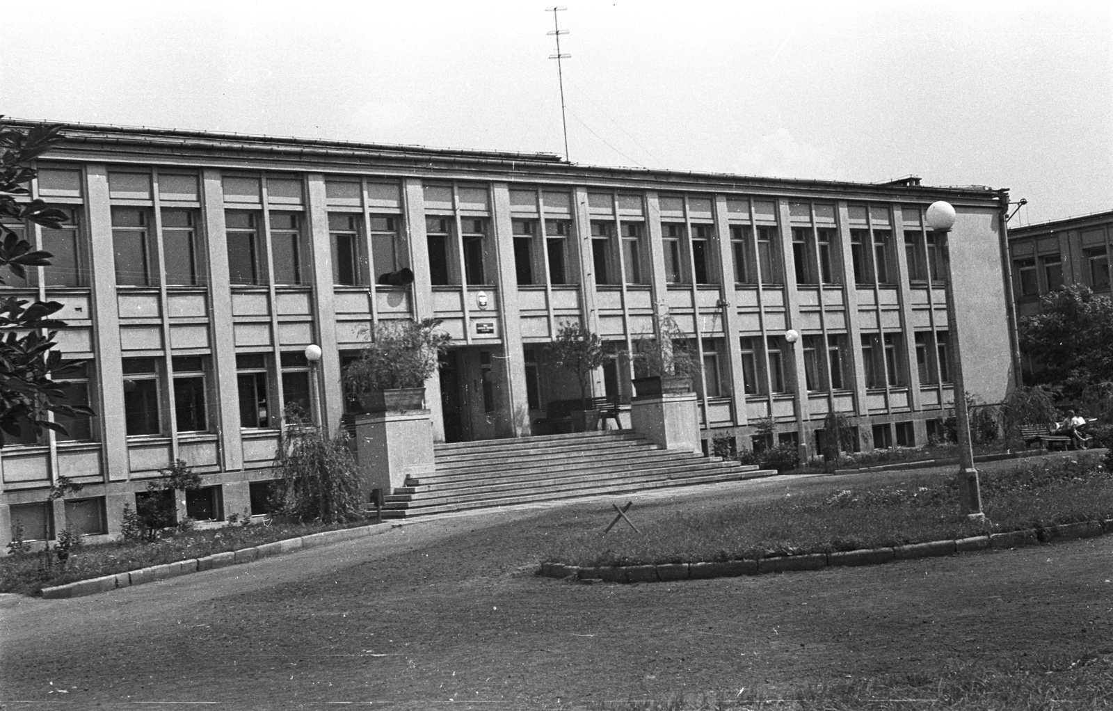 Poland, Kraków, Aleja Marszałka Ferdynanda Focha (Aleksandra Puszkina) 39., Zenei Akadémia., 1958, Lencse Zoltán, modern architecture, public building, Fortepan #54756