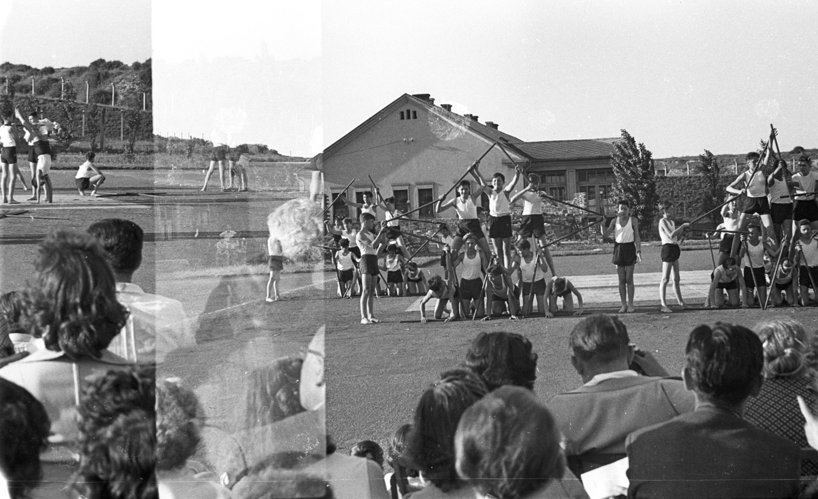 Hungary, Budapest III., Seregély utca, az MMG (Mechanikai Mérőműszerek Gyára) sportpályája., 1958, Lencse Zoltán, exercise, erroneous photo, Budapest, double exposure, human pyramid, Fortepan #54797