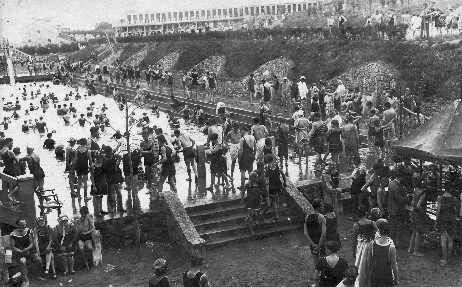 Hungary, Budapest III., Csillaghegyi strandfürdő., 1920, Jurányi Attila, beach, bathing suit, swimming pool, Budapest, Fortepan #54904