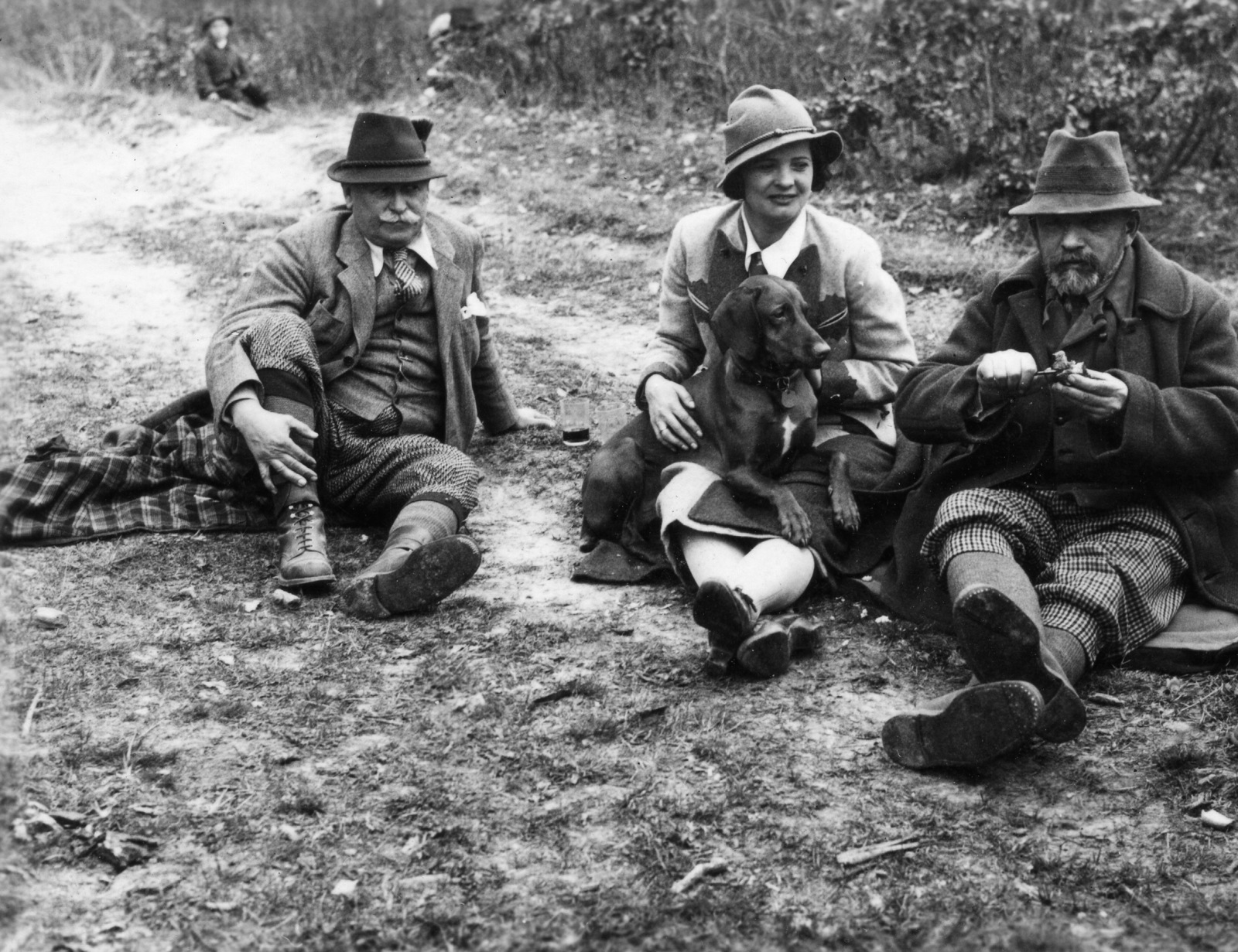 1924, Párdányi Miklós, tie, dog, relaxation, hunting, lady, blanket, costume, pen knife, stretched legs, Fortepan #54928