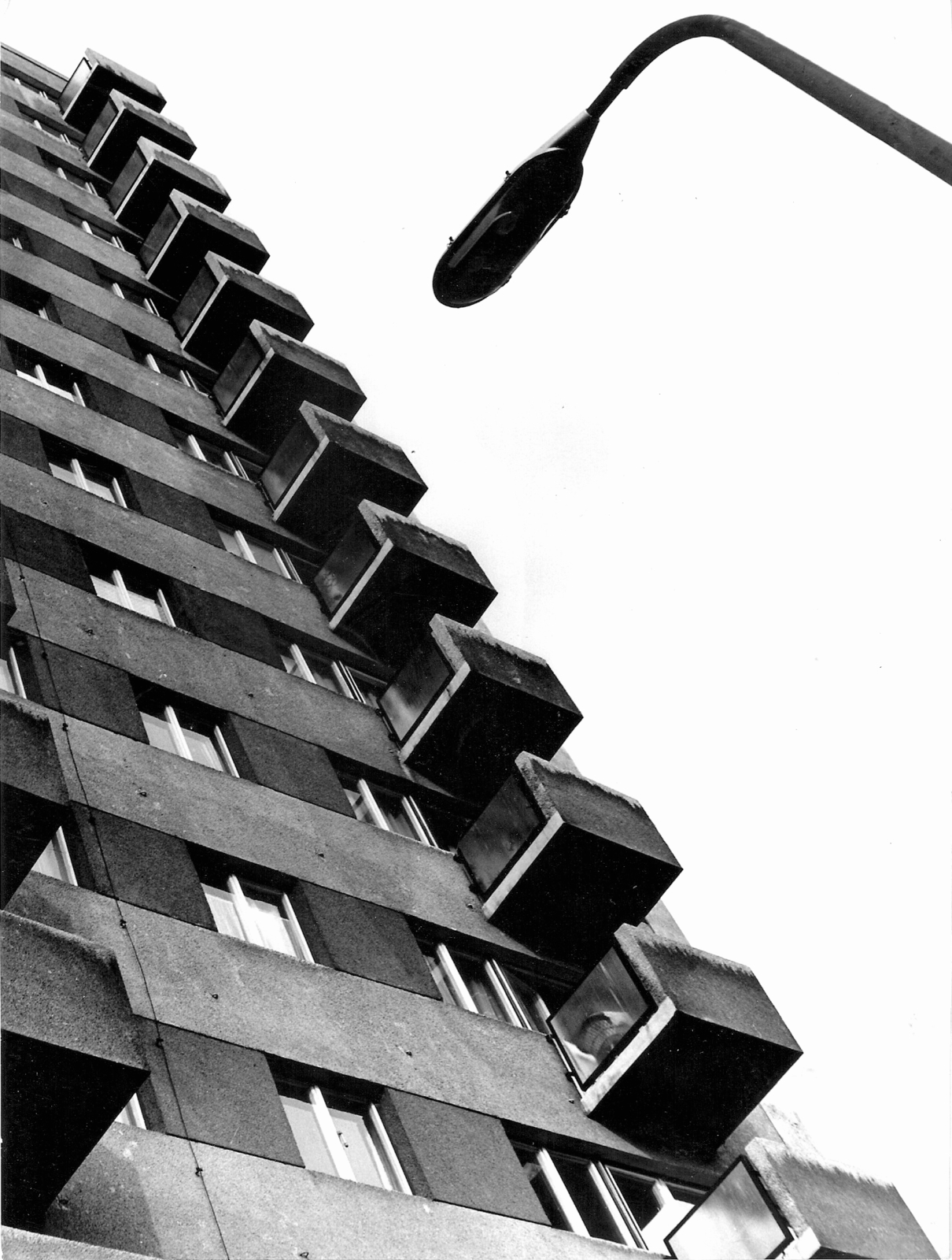 Hungary, Szombathely, Petőfi Sándor utca 41., 1978, Vörös István, lamp post, tall house, geometry, Fortepan #54976
