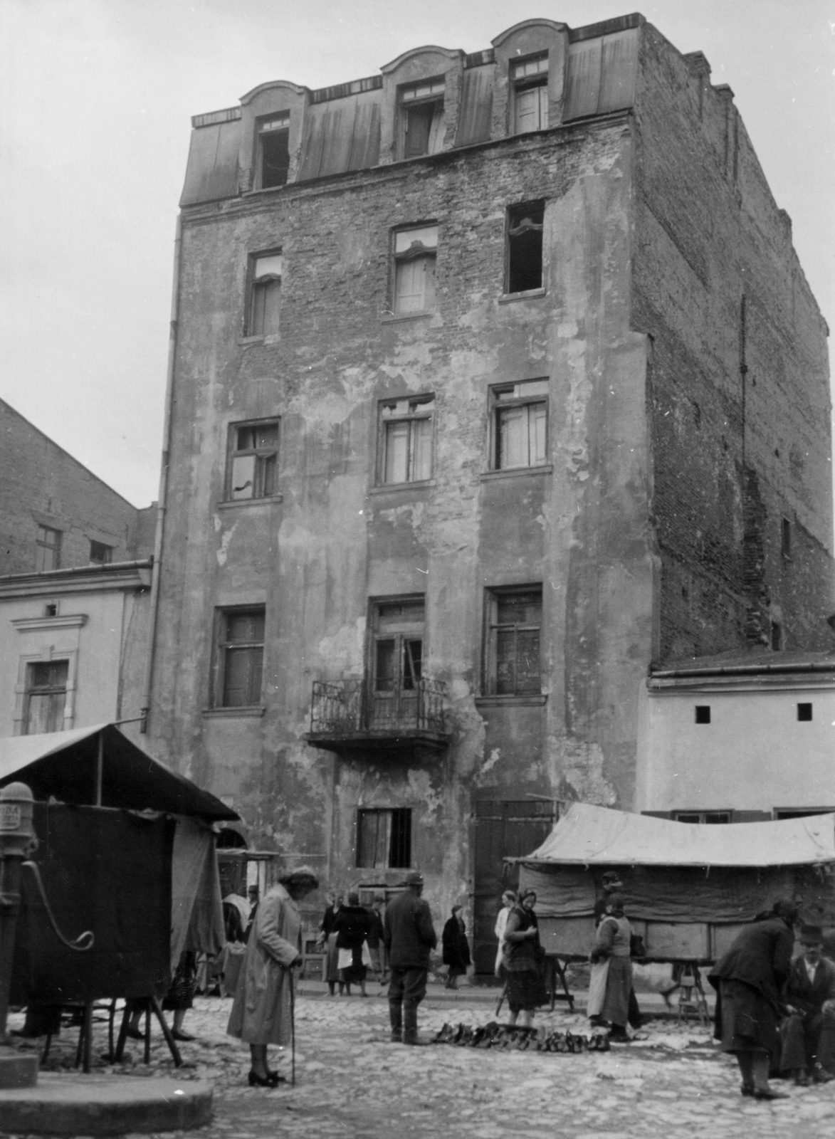 Poland, Kraków, Kazimierz negyed, ulica Szeroka 38., 1939, MZSL/Ofner Károly, market, street view, genre painting, judaism, Fortepan #55069
