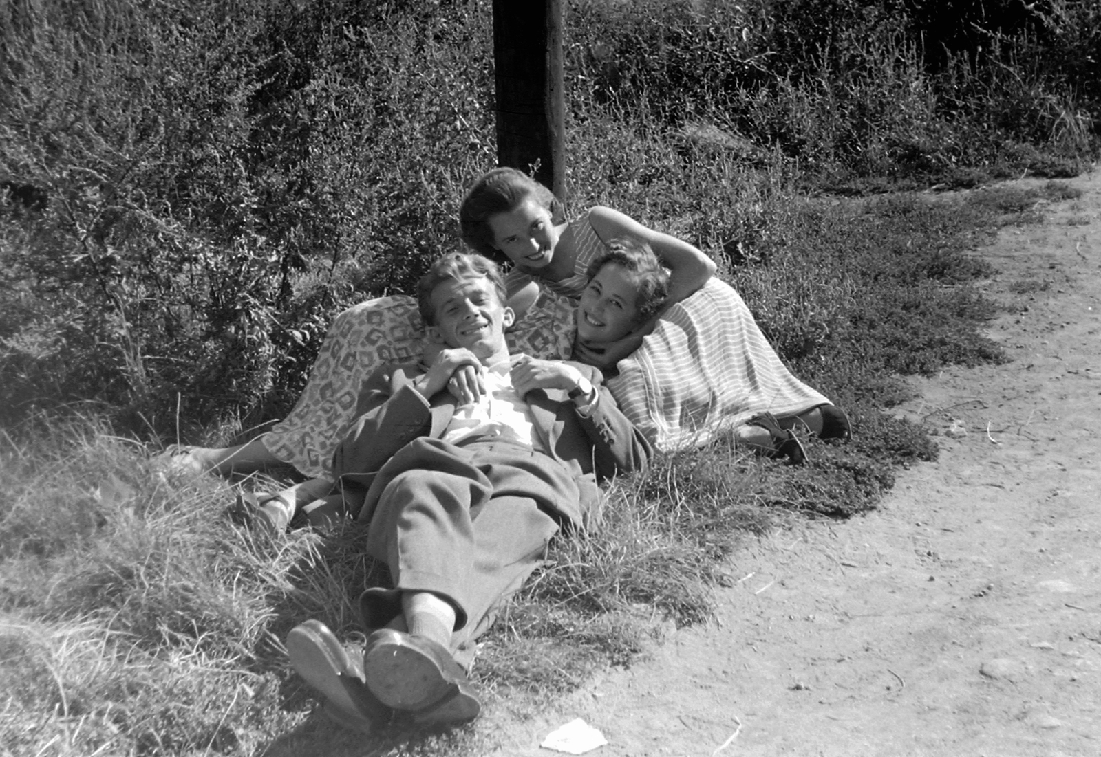 1940, Fortepan, three people, lie in the grass, youth, Fortepan #5511