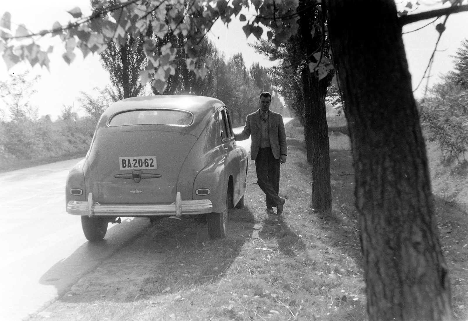 Hungary, Warszawa M-20 típusú személygépkocsi., 1959, Fortepan, portrait, transport, man, Polish brand, automobile, FSO-brand, number plate, Fortepan #5519