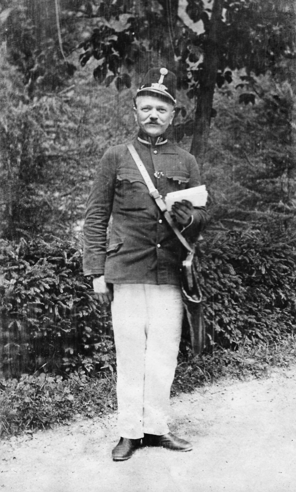 Slovakia, Ľubochňa, 1913, Magyar Bálint, uniform, postman, Fortepan #55234