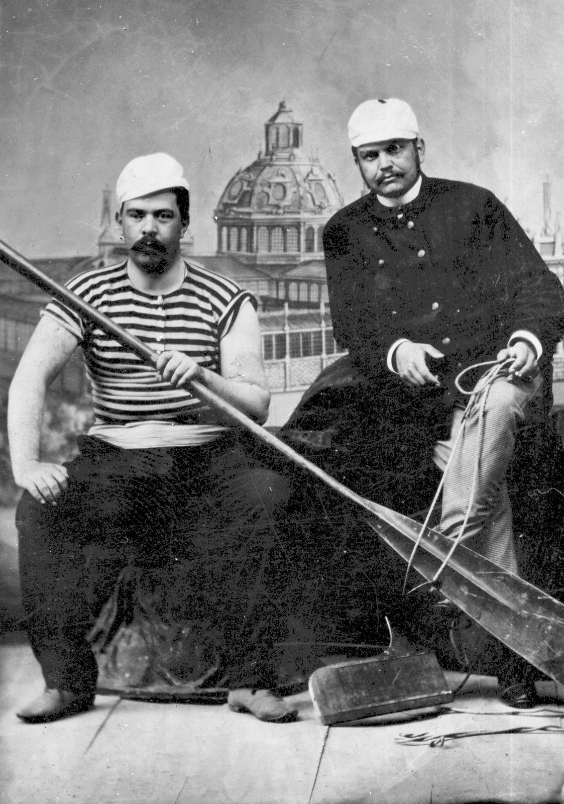 Hungary, a Nemzet szerkesztői közül balra Gajáry Ödön, jobbra Visi Imre. A felvétel 1880-ban készült., 1900, Magyar Bálint, celebrity, studio, paddle, double portrait, Fortepan #55270