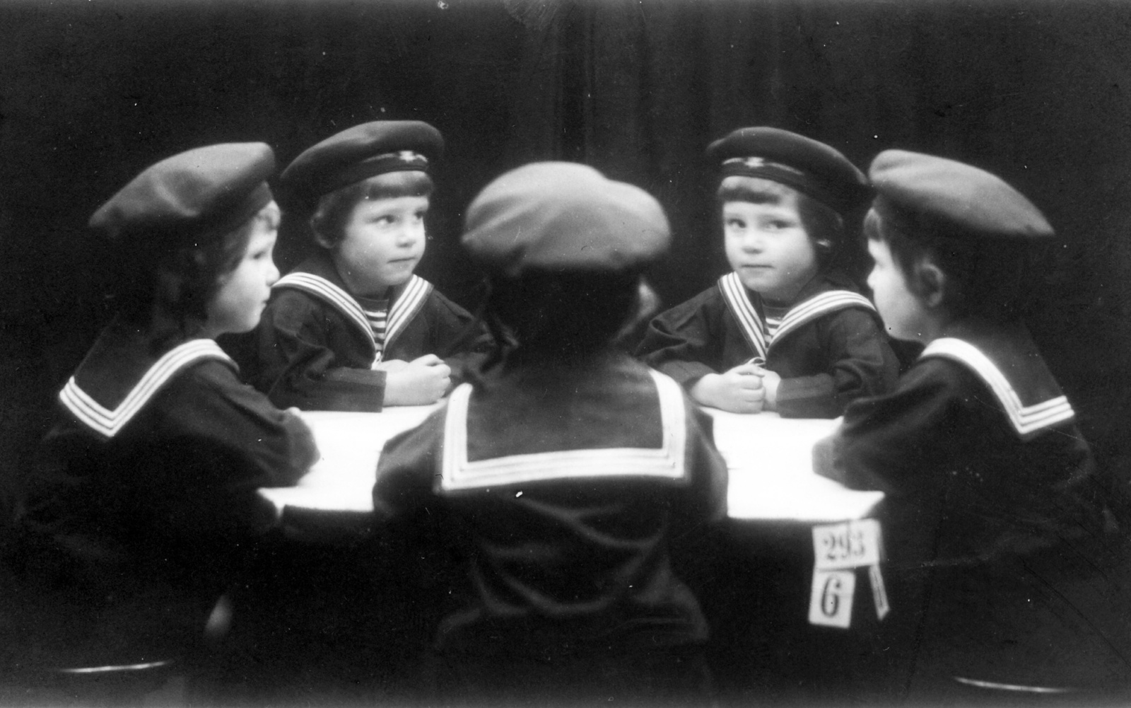 Hungary, Budapest, Székely Aladár különleges eljárással készült felvétele, melyen id. Magyar Bálint szerepel ötször., 1914, Magyar Bálint, reflection, tableau, kids, sailor blouse, picture in picture, twins, Fortepan #55318