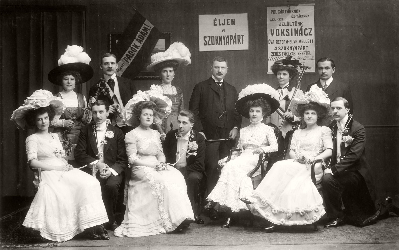 Hungary, A szoknyapárt, Berczik Árpád színművének szereplői., 1911, Magyar Bálint, theater performance, Fortepan #55355