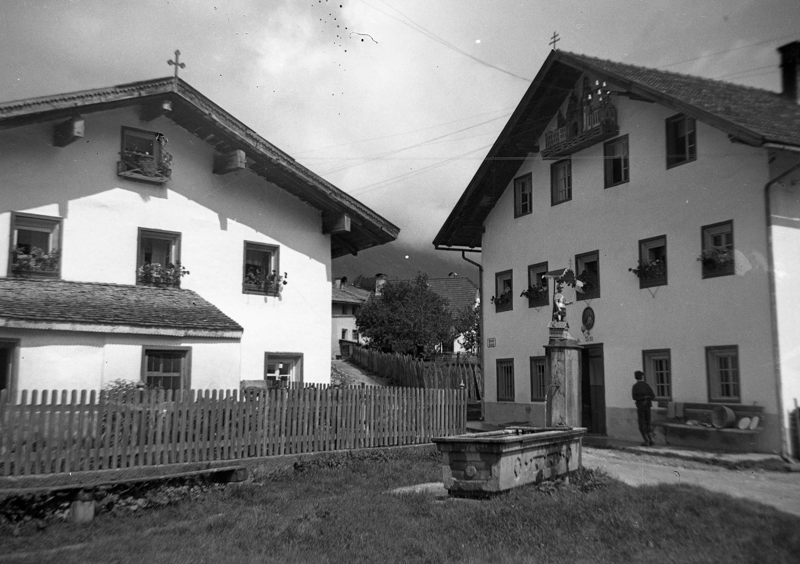 1937, Magyar Bálint, water trough, crucifix, Fortepan #55422