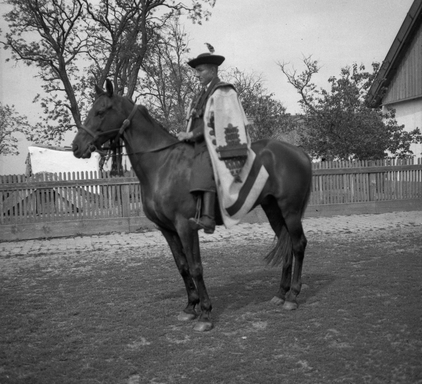 1937, Magyar Bálint, horse, folk costume, rider, archaic mantle, Fortepan #55564