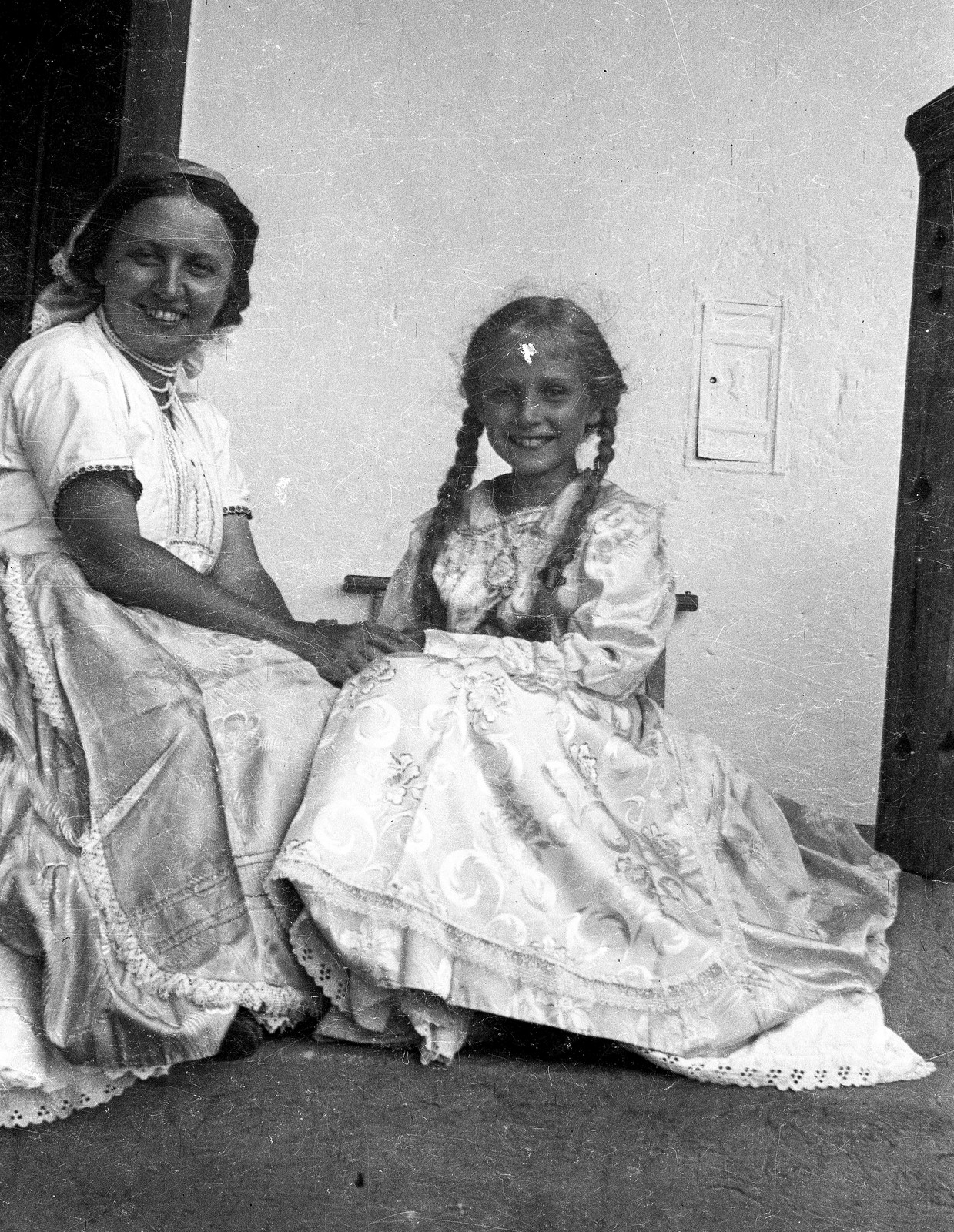 1928, Magyar Bálint, portrait, girl, woman, braid, Fortepan #55676