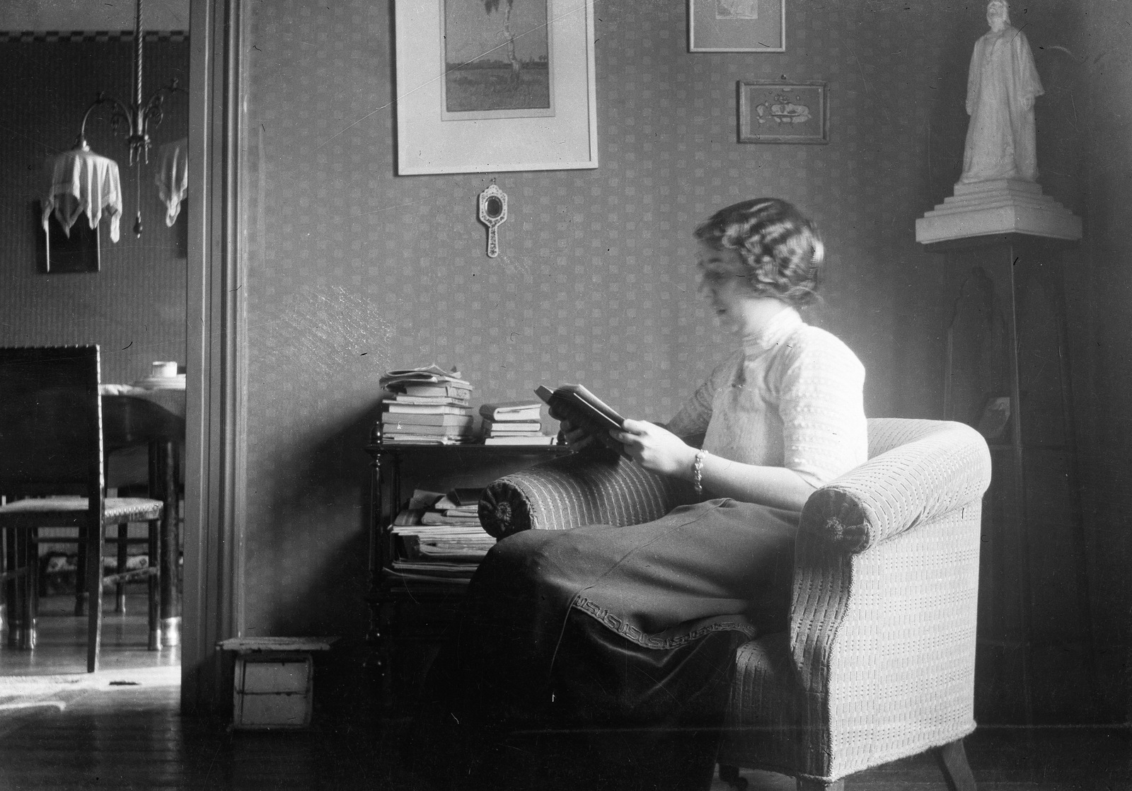 Hungary, Budapest I., Attila út 47. (Attila utca 7.), Visy Masa., 1912, Magyar Bálint, interior, Budapest, wallpaper, reading, sculpture, Fortepan #55710
