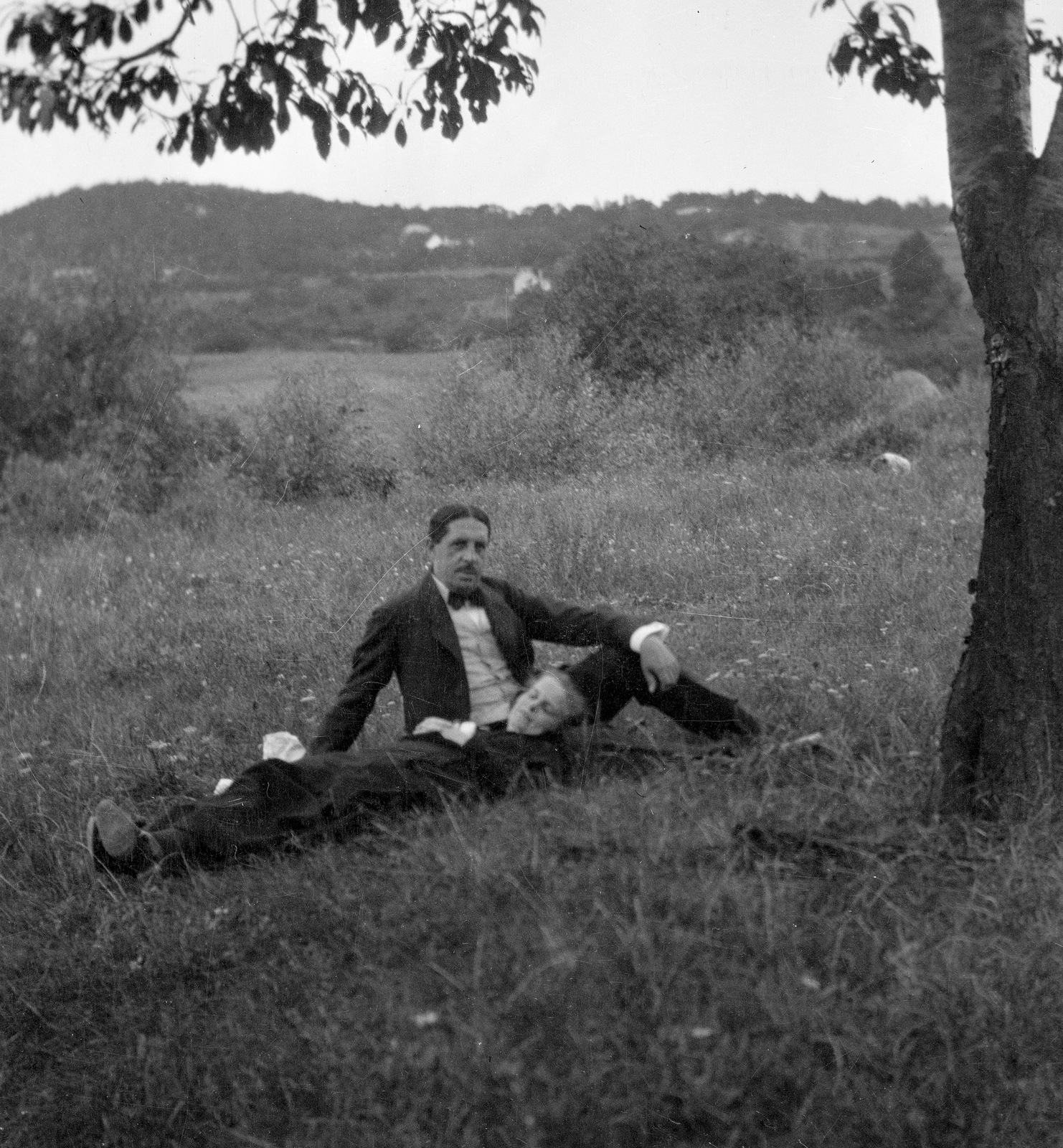 1912, Magyar Bálint, relaxation, man and woman, lie in the grass, Fortepan #55743