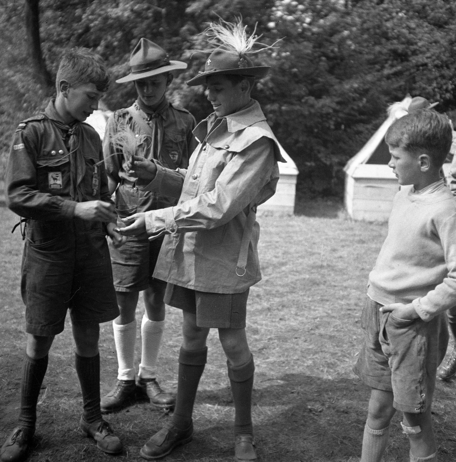 1937, Magyar Bálint, uniform, genre painting, boy, scouting, maidenhair, jamboree, Fortepan #55762