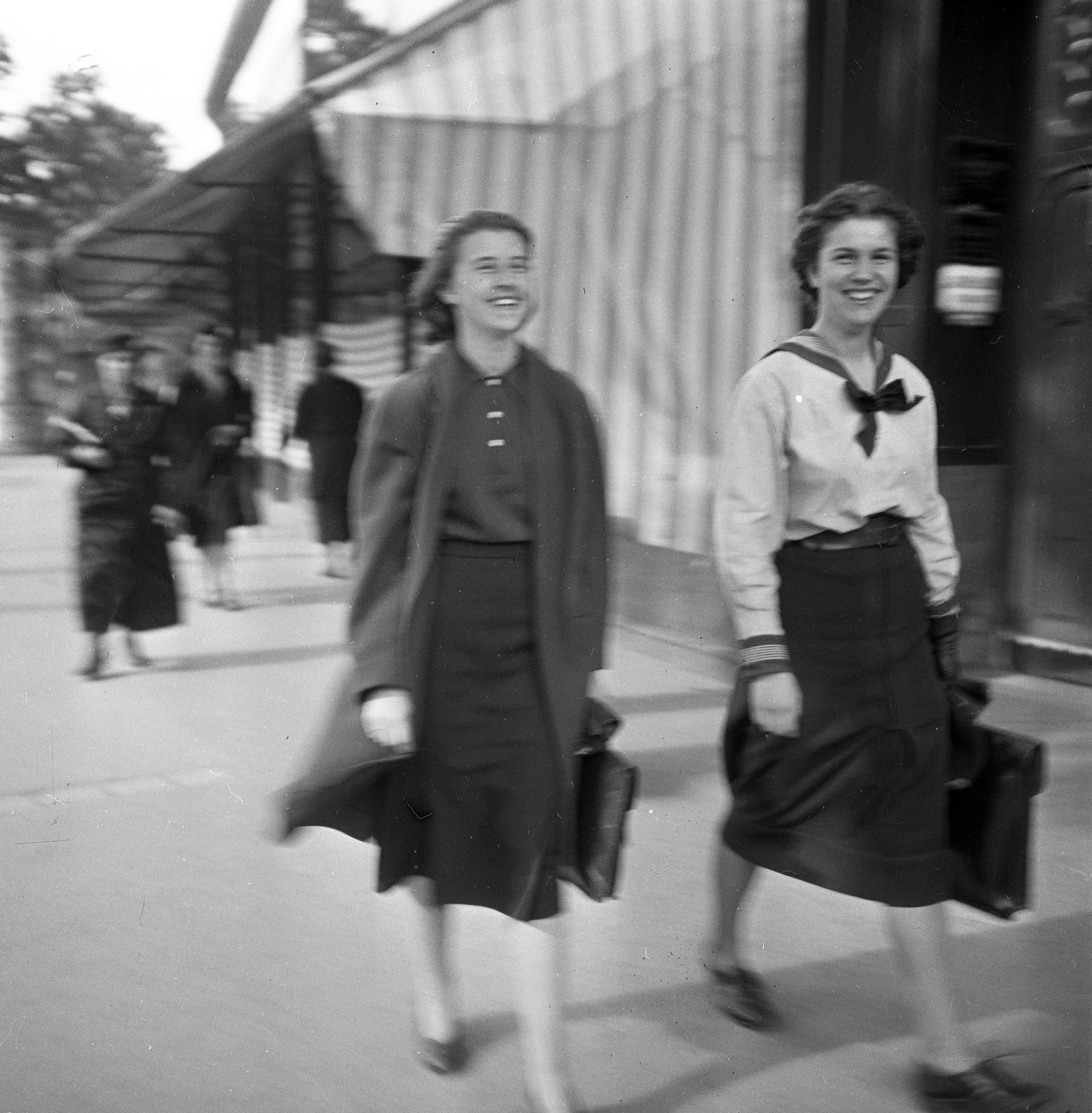 1937, Magyar Bálint, school, uniform, girl, bag, Fortepan #55786