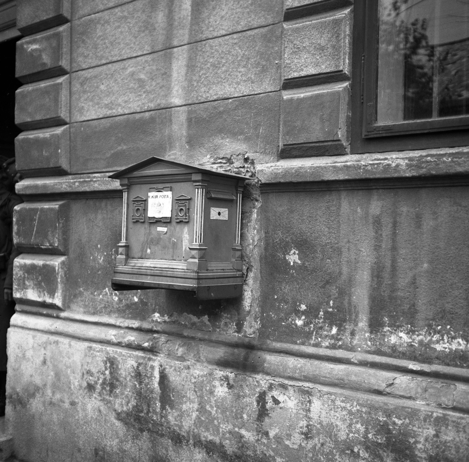Slovakia, Komarno, Nádor utca (Palatínova ulica) 8., 1938, Magyar Bálint, territorial gain, letter box, Fortepan #55807