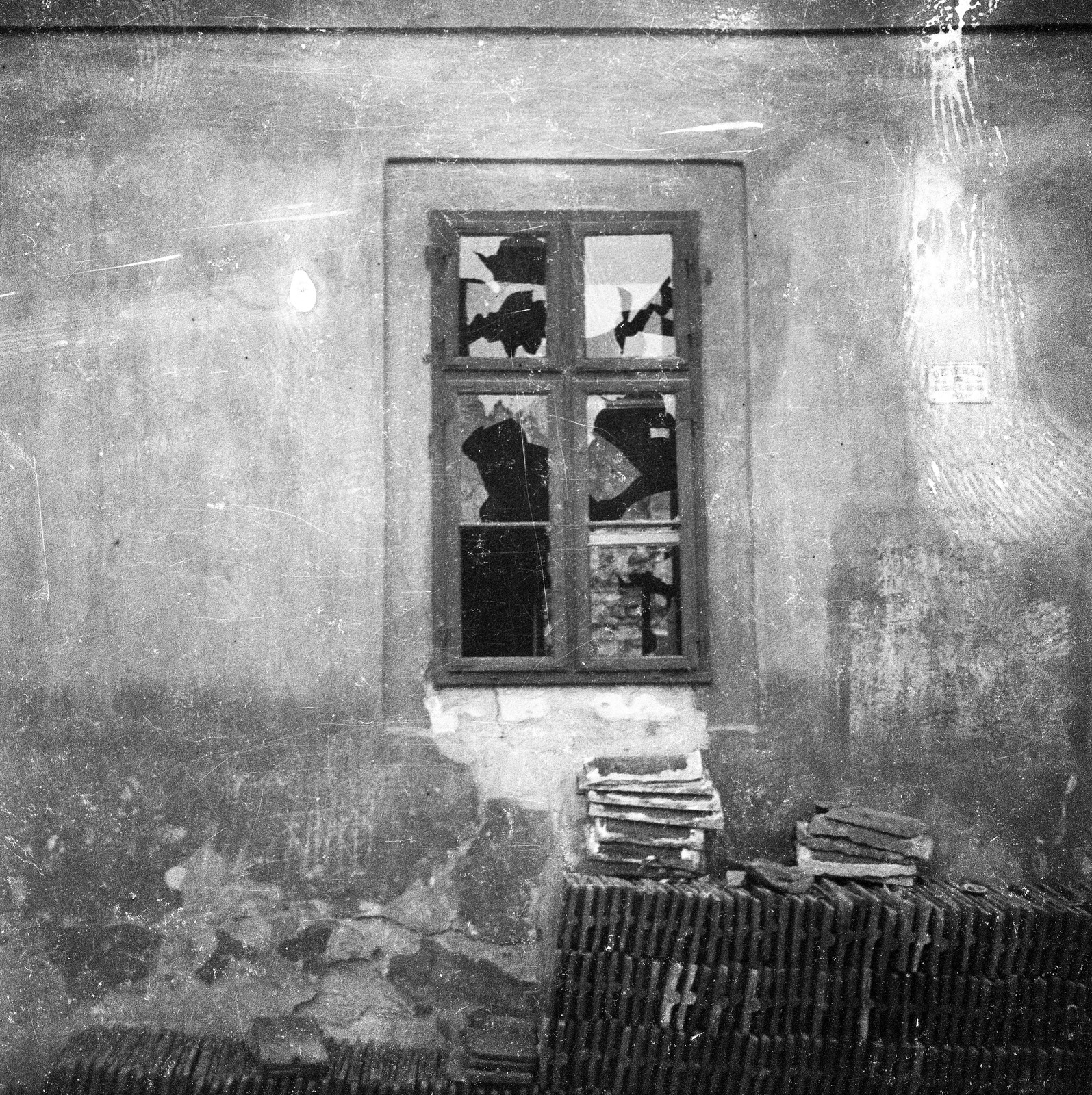 1933, Magyar Bálint, window, pot, glass damage, Fortepan #55908