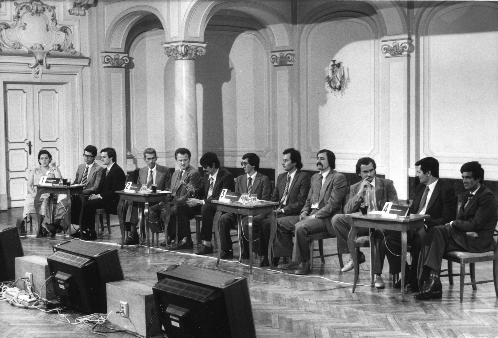 Hungary, az MTV Ki tud többet a Szovjetunióról? című vetélkedője., 1983, Rádió és Televízió Újság, Kanyó Béla, screen, parquet floor, Hungarian TV, Best of, Fortepan #56077