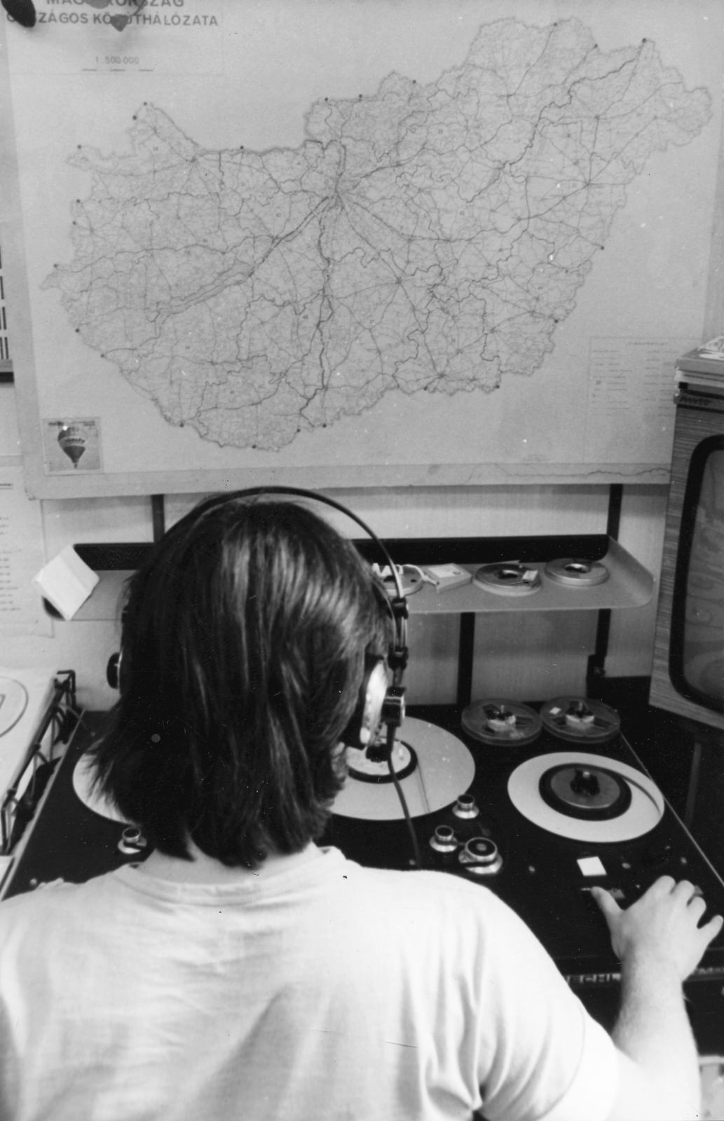 1982, Rádió és Televízió Újság, map, headset, studio tape recorder, Fortepan #56173