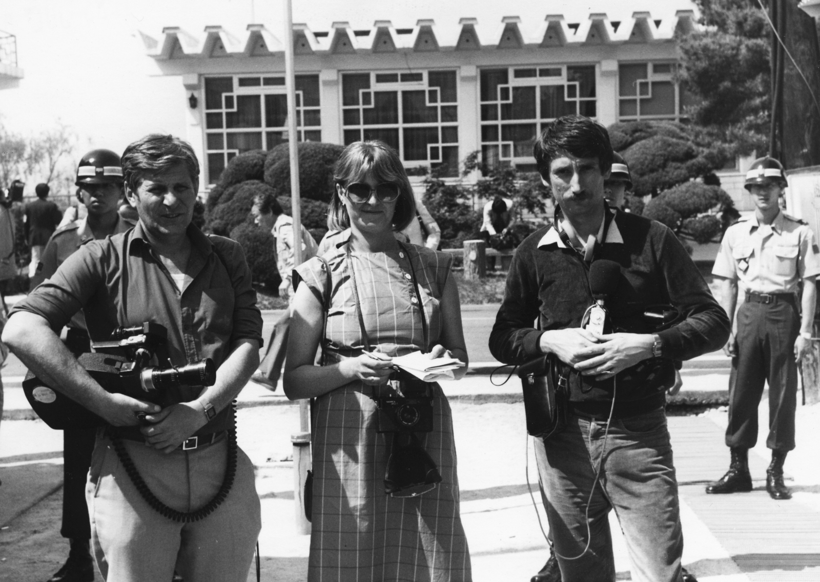 Koreai Köztársaság, a TV Híradó stábja: ifj. Török Vidor operatőr, Losonczi Júlia szerkesztő, Dunavölgyi Péter gyártásvezető., 1985, Rádió és Televízió Újság, Magyar Televízió, Fortepan #56258