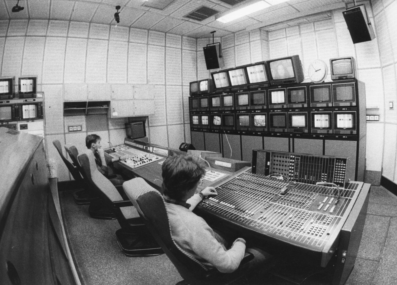 Hungary, Budapest V., MTV stúdió., 1983, Rádió és Televízió Újság, screen, Hungarian TV, mixer, Budapest, Fortepan #56331