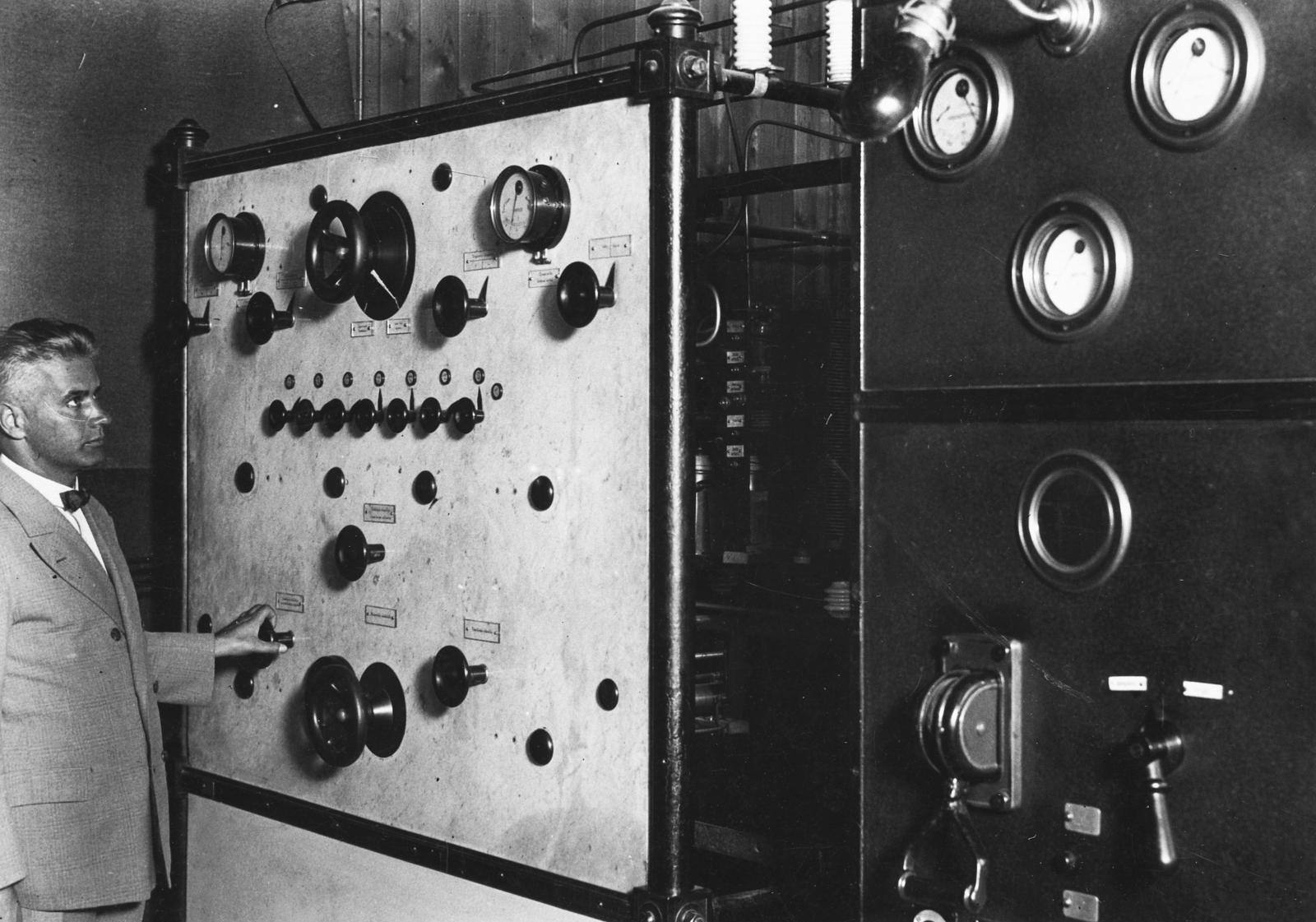 Hungary, Budapest XXI., Csepel, az 5 kW-os rádió távíró adó egy része. A márvány kapcsolótáblára az első szikraadó volt szerelve., 1931, Rádió és Televízió Újság, radio broadcasting, Budapest, instrument, Fortepan #56344