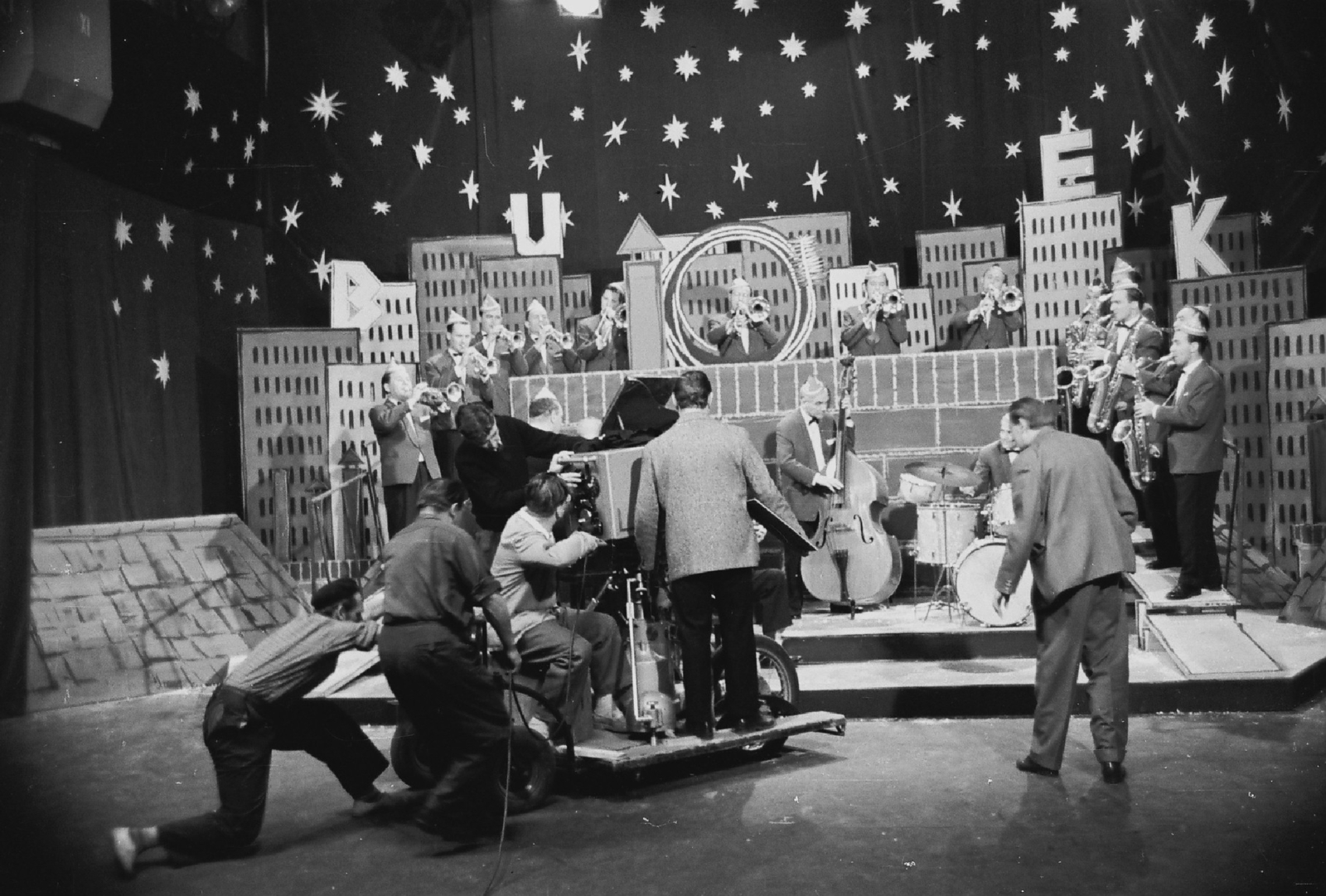 1965, Rádió és Televízió Újság, hangszer, trombita, zenekar, nagybőgő, dob, Szilveszter, szaxofon, cintányér, Fortepan #56531