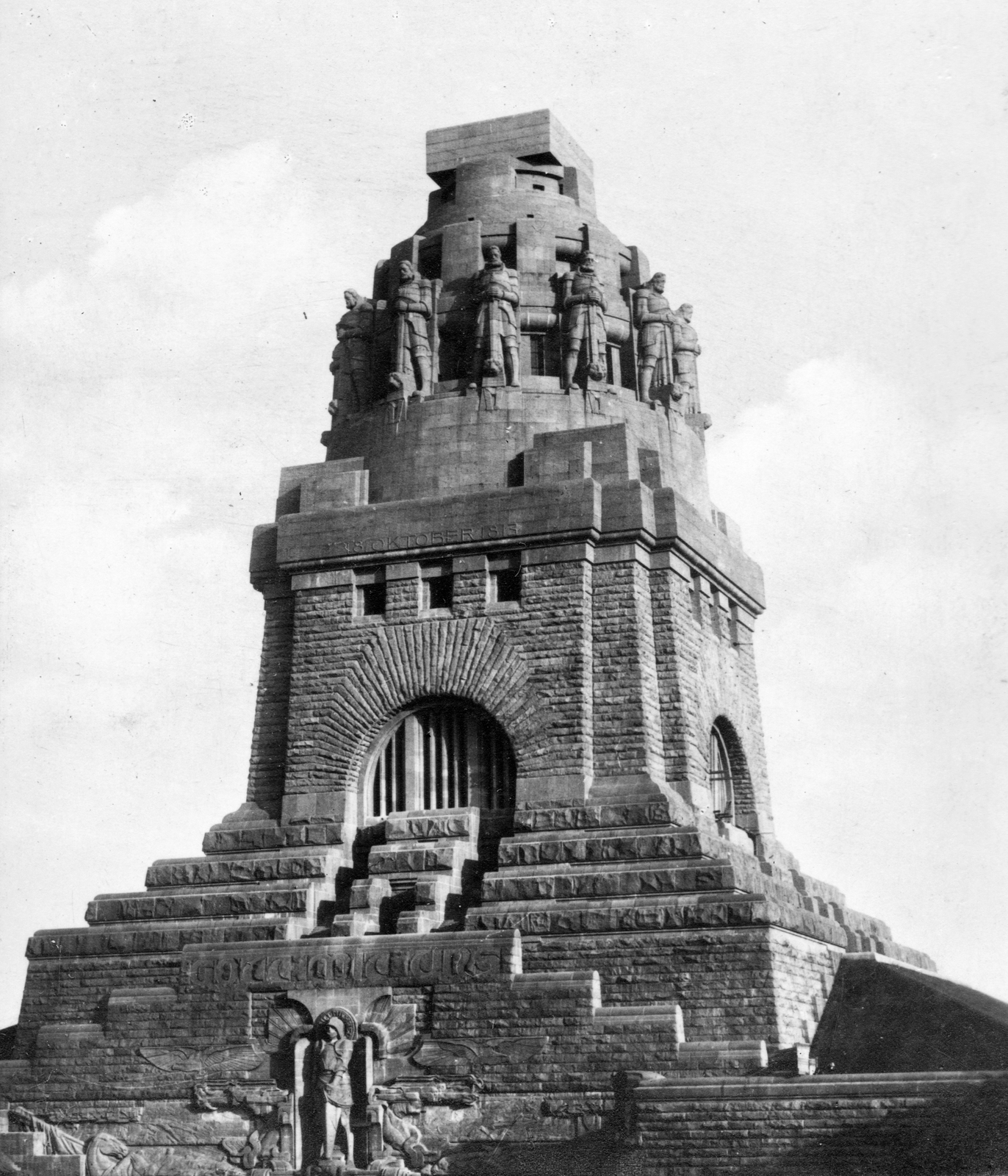 Germany, Leipzig, a Népek csatájának emlékműve (Völkerschlachtdenkmal), 1937, Balassa Péter, architectural heritage, sculpture, monument, architecture, relief, Bruno Schmitz-design, Fortepan #56714