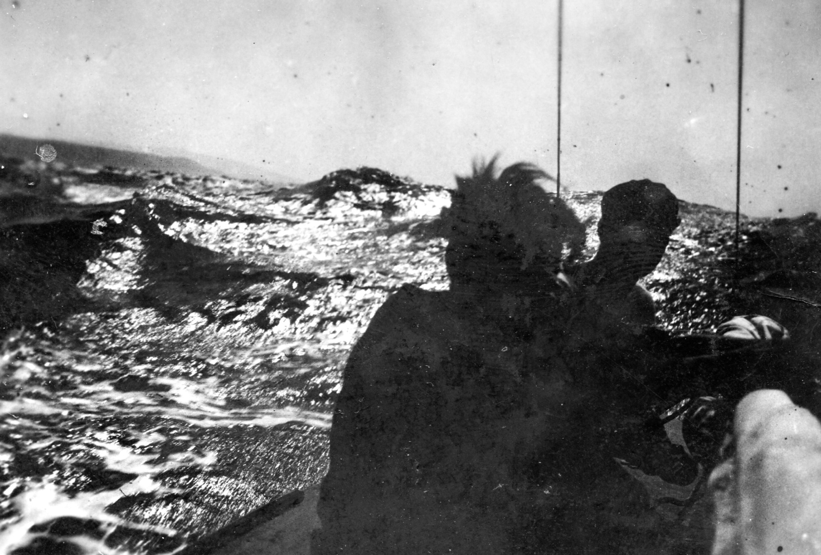 A felvétel az Albatros vitorlás fedélzetén készült., 1934, Balassa Péter, wave, boat trip, backlight, Fortepan #56734