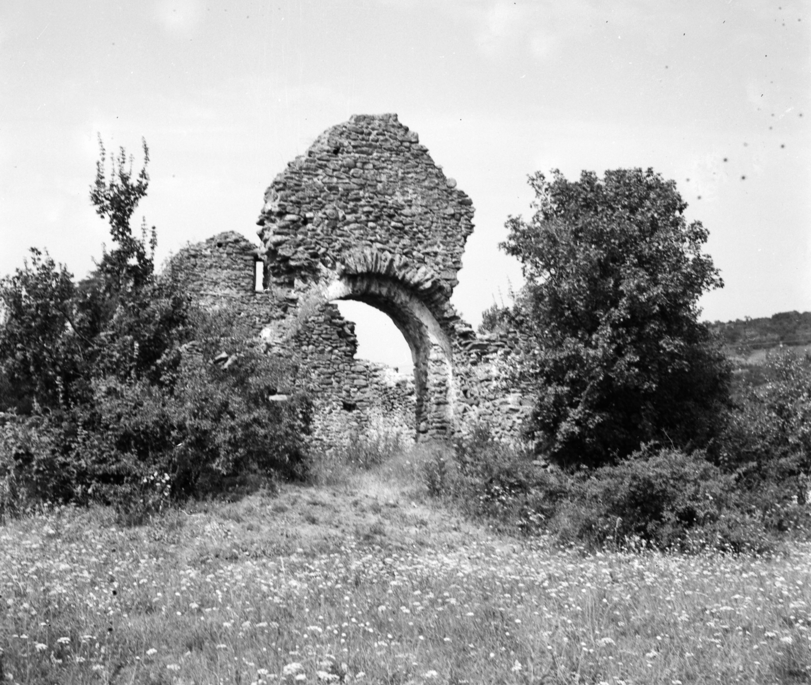 Hungary,Lake Balaton, Révfülöp, fülöpi templomrom., 1940, Góg Emese, ruins, Fortepan #56797