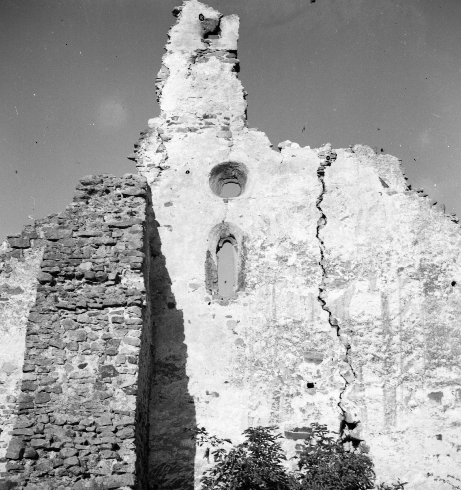 Hungary,Lake Balaton, Révfülöp, ecséri templomrom., 1940, Góg Emese, ruins, Fortepan #56802