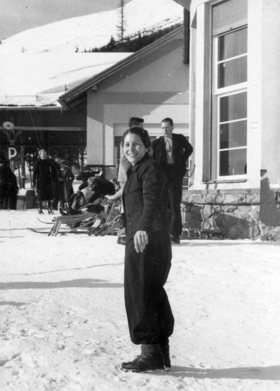 Slovakia, High Tatras, Tarajka, Sport hotel (később Hrebienok hegyi szálló / Horský hotel Hrebienok)., 1941, Góg Emese, winter, snow, Tatra Mountains, First Slovak Republic, Fortepan #56835