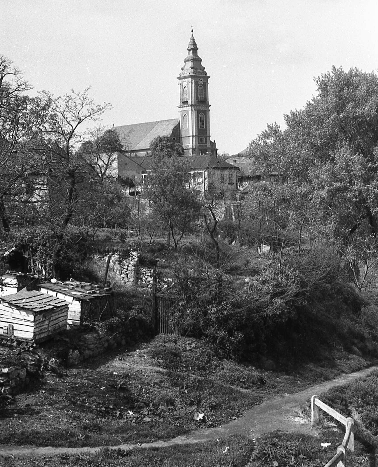Hungary, Sárospatak, a református templom a Bodrog hídról nézve., 1972, Piarista Levéltár/Holl Béla, church, Fortepan #56998