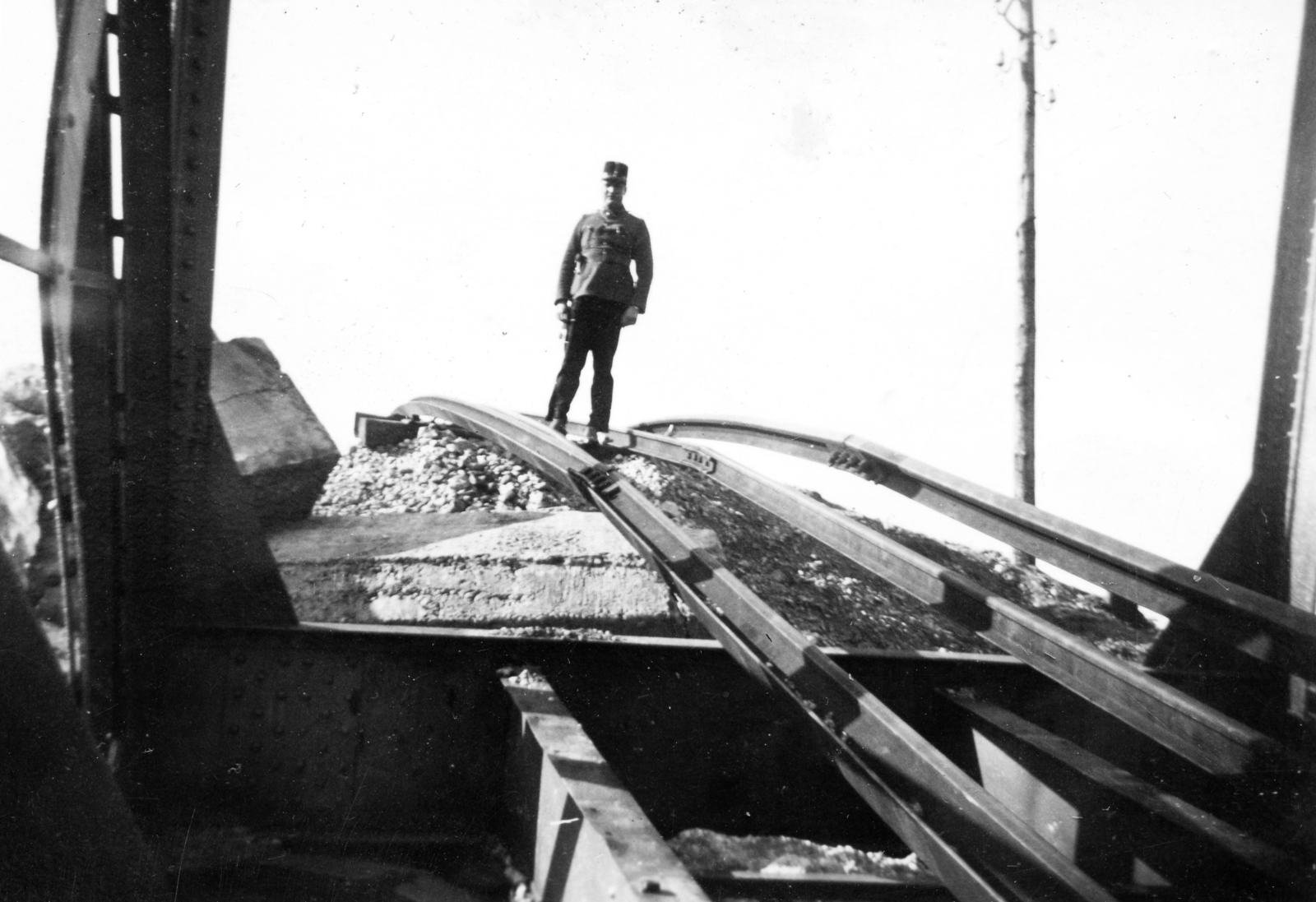Croatia,Slovenia, Mursko Središće, a Mura folyó felrobbantotta vasúti hídja a város határában., 1941, Karabélyos Péter, ruins, rails, Fortepan #57148