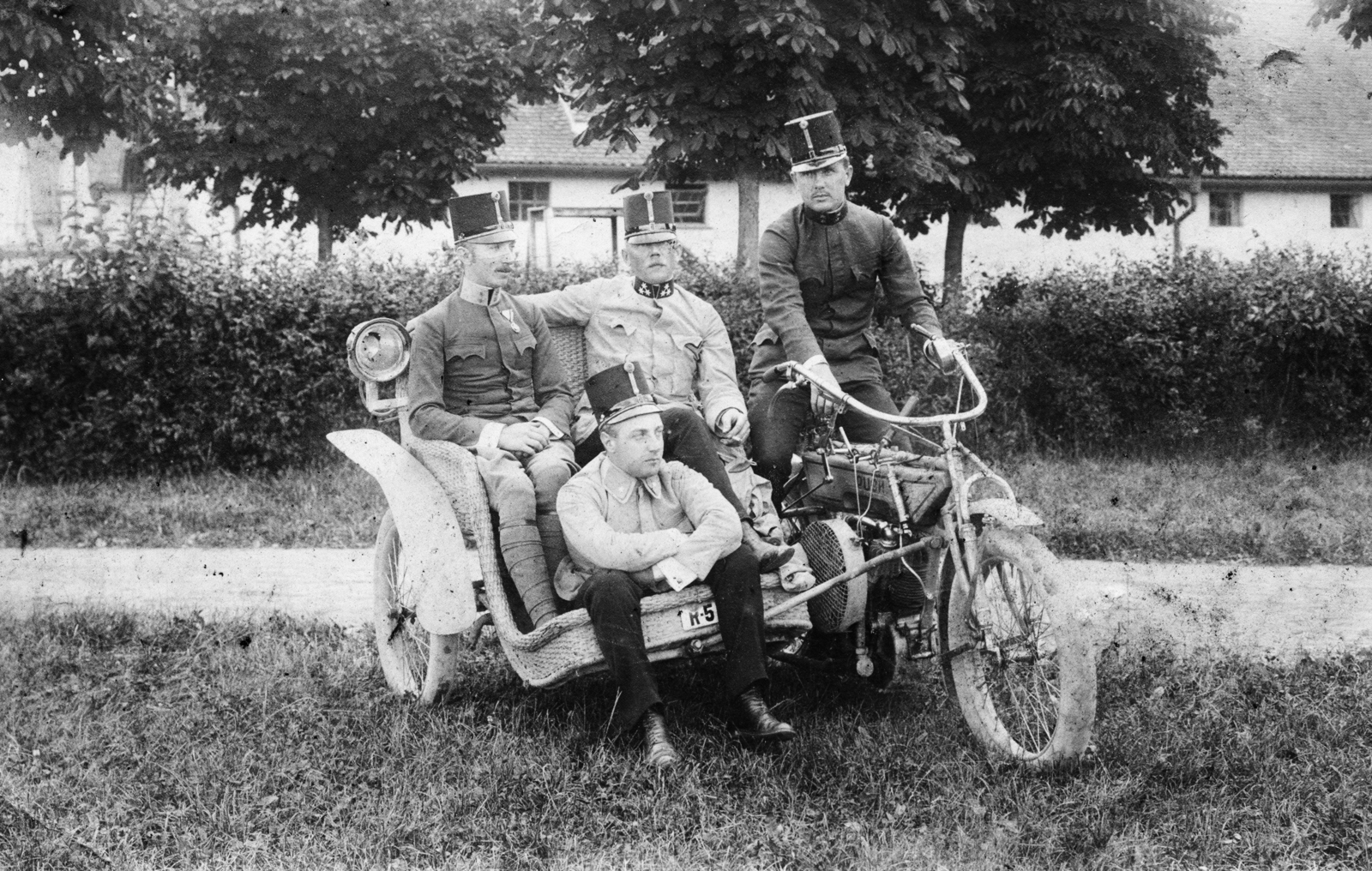 1918, Karabélyos Péter, Puch-márka, motorkerékpár, csoportkép, oldalkocsis motorkerékpár, katona, Fortepan #57181