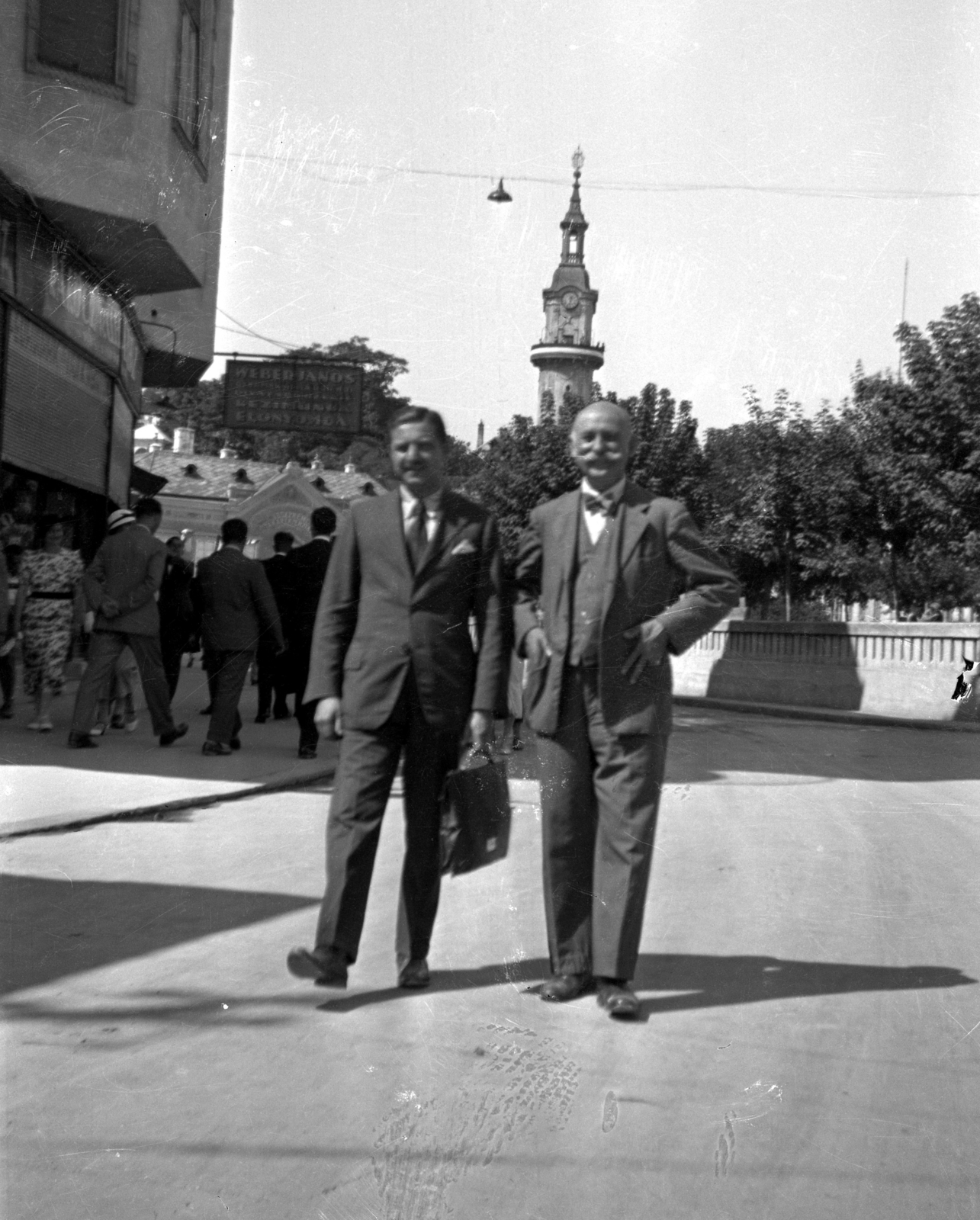 Hungary, Veszprém, Óváros (Rákóczi) tér, a felvétel a Rosenberg-ház előtt készült, háttérben a Tűztorony., 1936, Karabélyos Péter, Fortepan #57199