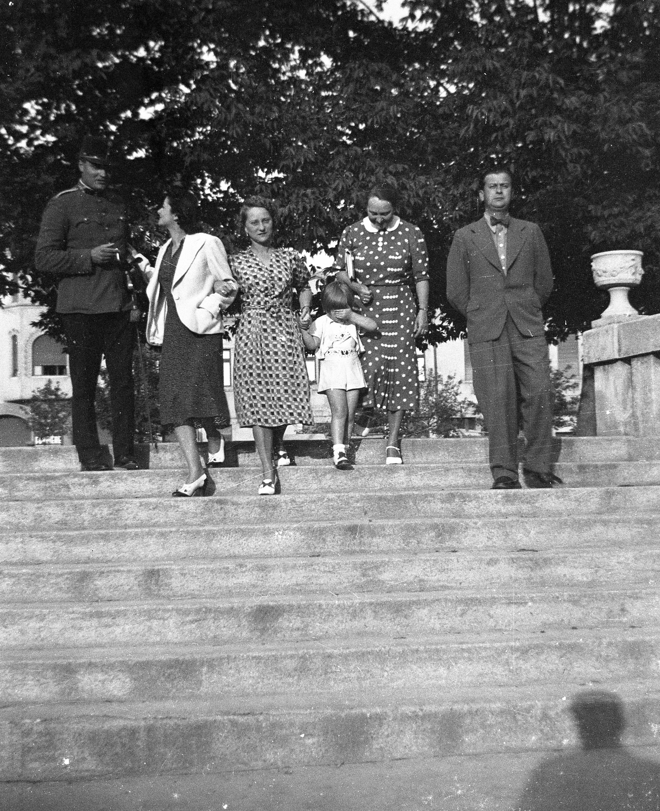 Hungary, Veszprém, Óváros (Rákóczi) tér., 1938, Karabélyos Péter, stairs, summer dresses, Fortepan #57334