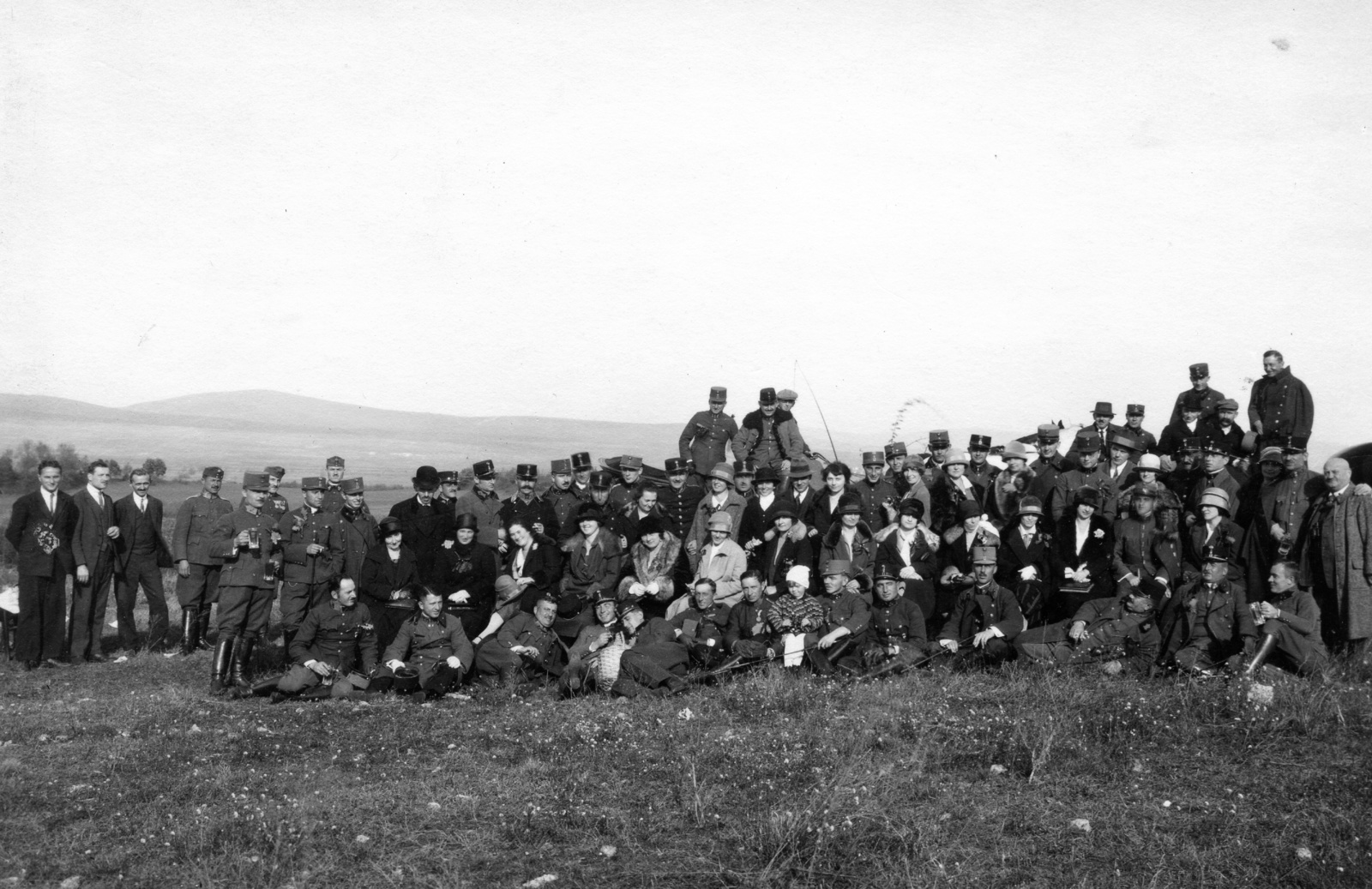 Hungary, Veszprém, Gyulafirátót (ekkor önálló, ma a város része), kilátás a település határától észak felé., 1921, Karabélyos Péter, tableau, Fortepan #57432