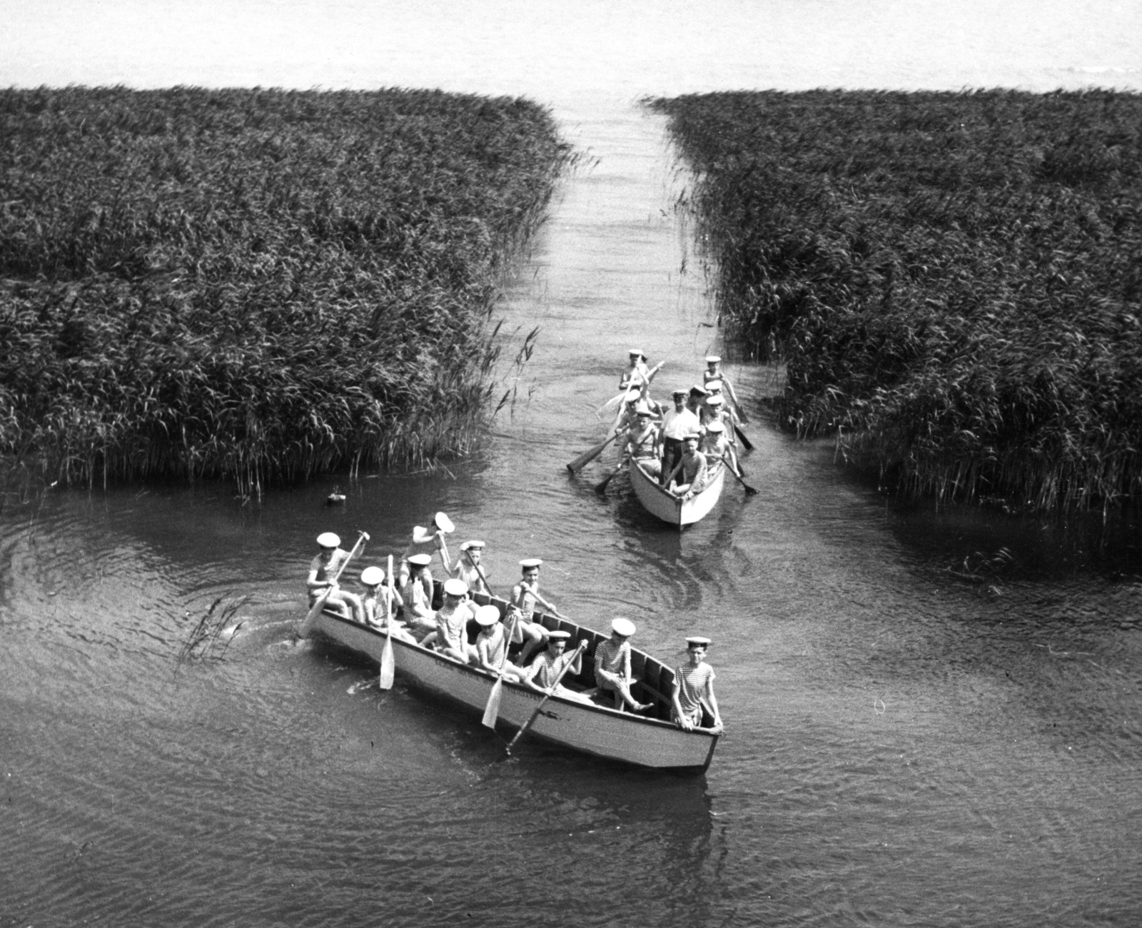 Magyarország,Balaton, a Balatonalmádi Állami Nevelőotthon úttörőflottilla-csapata., 1963, Fortepan, csónak, evezés, vízisport, evező, gyerekek, Fortepan #57614