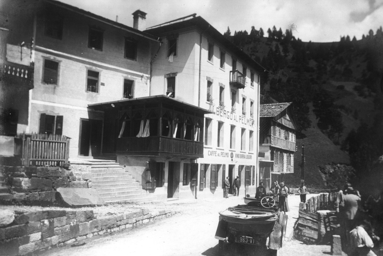 Italy, Fusine, Pelmo Szálloda (Albergo al Pelmo)., 1930, Teodoro Wolf-Ferrari, hotel, automobile, Fortepan #57719