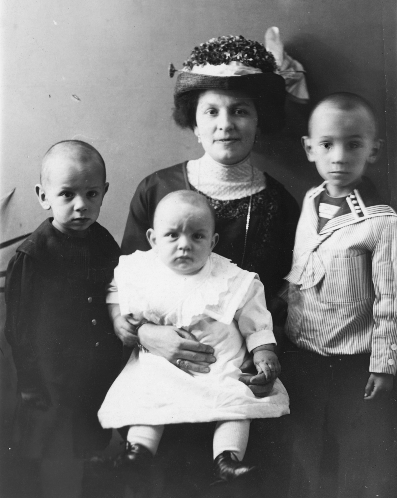 1913, Botár Angéla, hat, tableau, kids, sailor blouse, bald, close-cropped, sitting on lap, Fortepan #57833