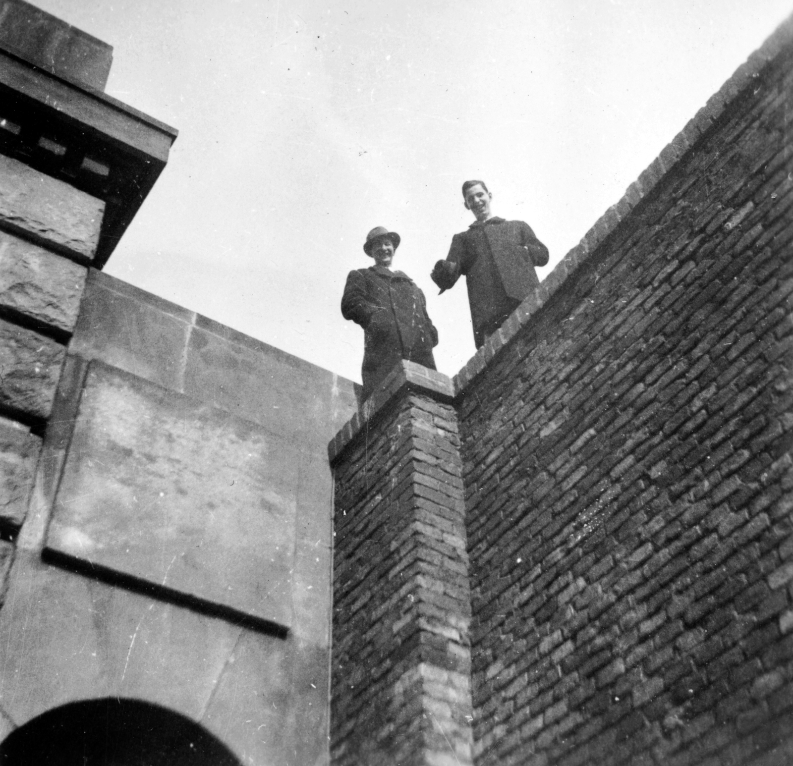 Magyarország, budai Vár, Budapest I., Bécsi kapu., 1941, Botár Angéla, tégla, Budapest, fal, Fortepan #57874