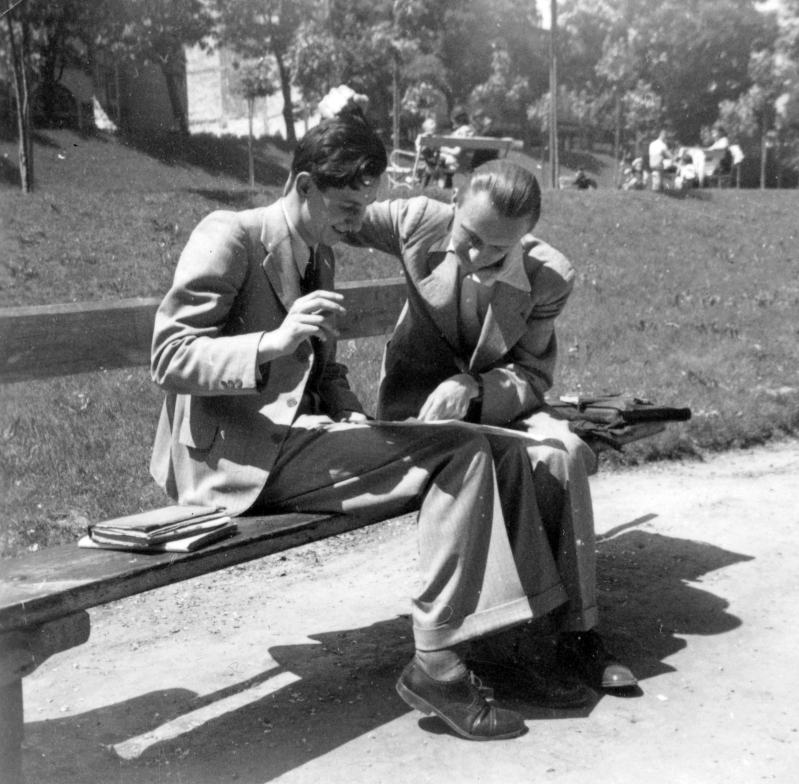 Hungary, Budapest I., 1941, Botár Angéla, men, bench, learning, Budapest, Fortepan #57903