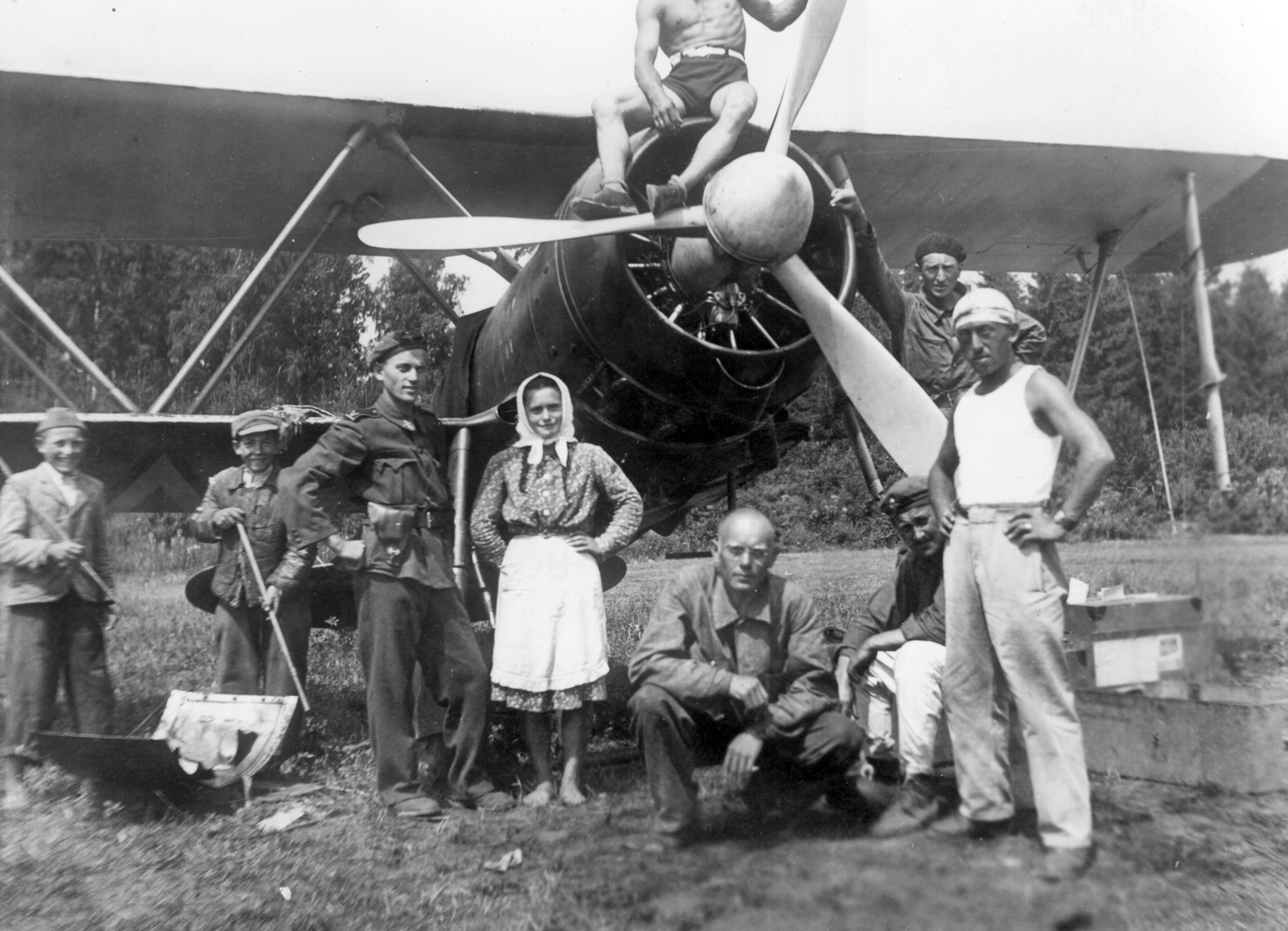 Ukraine, a Magyar Királyi Honvéd Légierő Fiat Cr-42 típusú vadászgépének javítása., 1941, Kerekes Jenő, eastern front, tableau, airplane, military, fighter plane, Fiat-brand, Italian brand, Royal Hungarian Air Force, biplane, Fortepan #57935