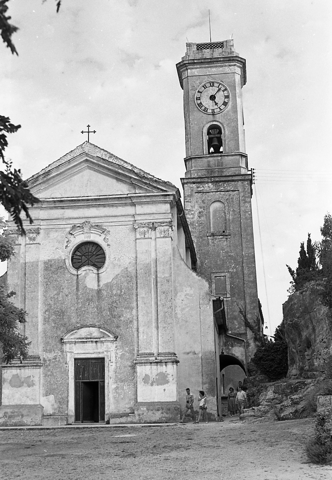France, Èze, Szűz Mária Mennybemenetele templom (Notre-Dame de l'Assomption)., 1958, Varga Péter, church clock, Fortepan #57974