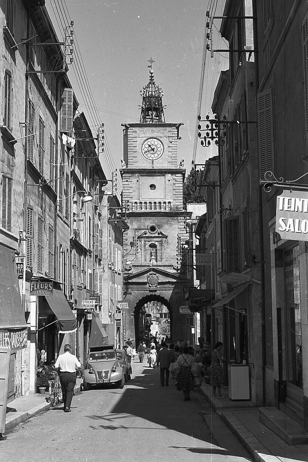 Franciaország, Salon-de-Provence, Rue de l'Horloge, óratorony., 1958, Pierre Varga, kaputorony, óratorony, Fortepan #57985