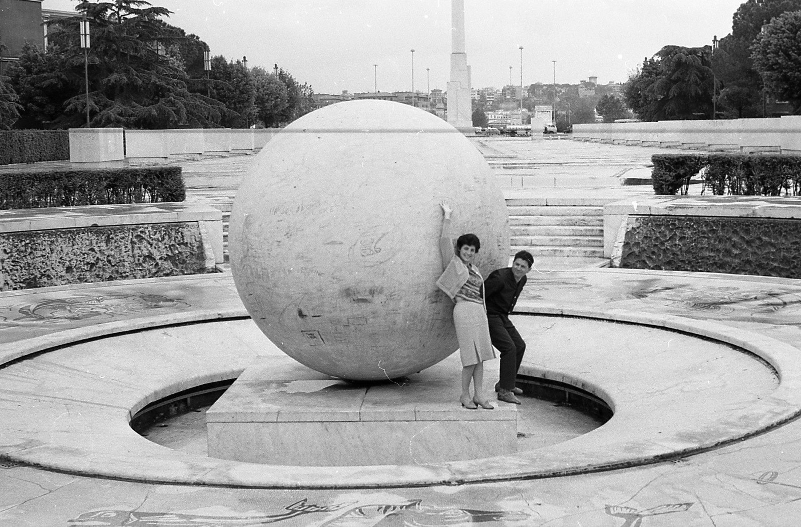 Olaszország, Róma, Piazzale Foro Italico, Fontana del Globo., 1963, Pierre Varga, szökőkút, Fortepan #58005