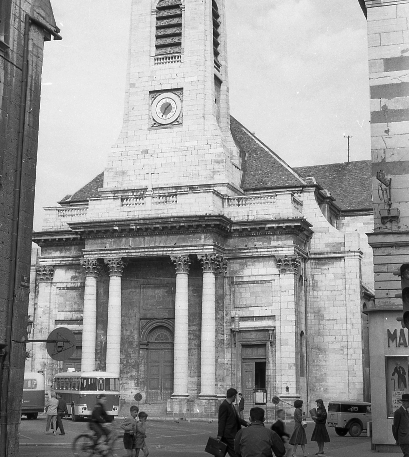 France, Besançon, Place du 8 Septembre, Szent Péter templom a Grande Rue felől nézve., 1960, Pierre Varga, church, Fortepan #58023