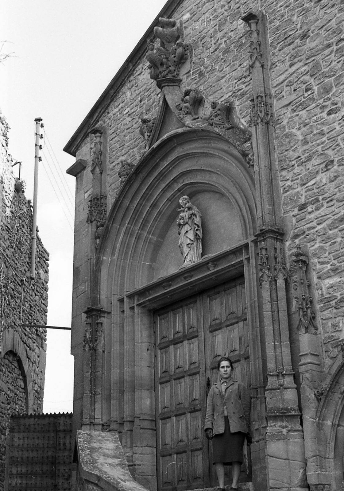 France, Châtillon, a várkastély kápolnájának bejárata., 1960, Pierre Varga, church, chapel, gothic, Fortepan #58025